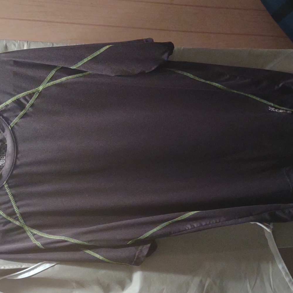 Reebok large grey T-shirt